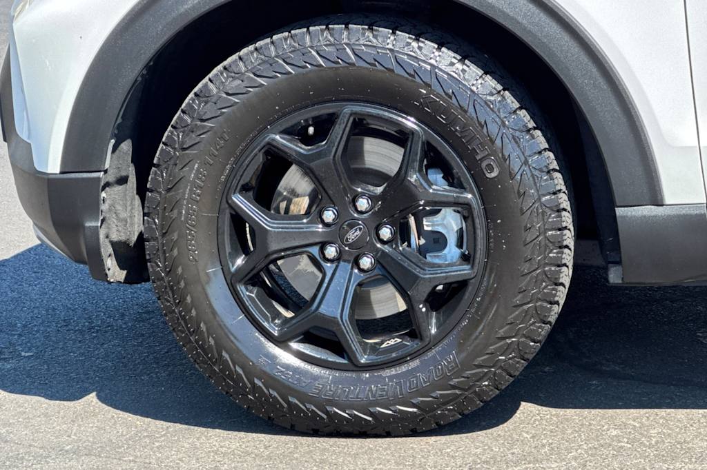 Thumbnail: 2022 Ford Explorer - 8