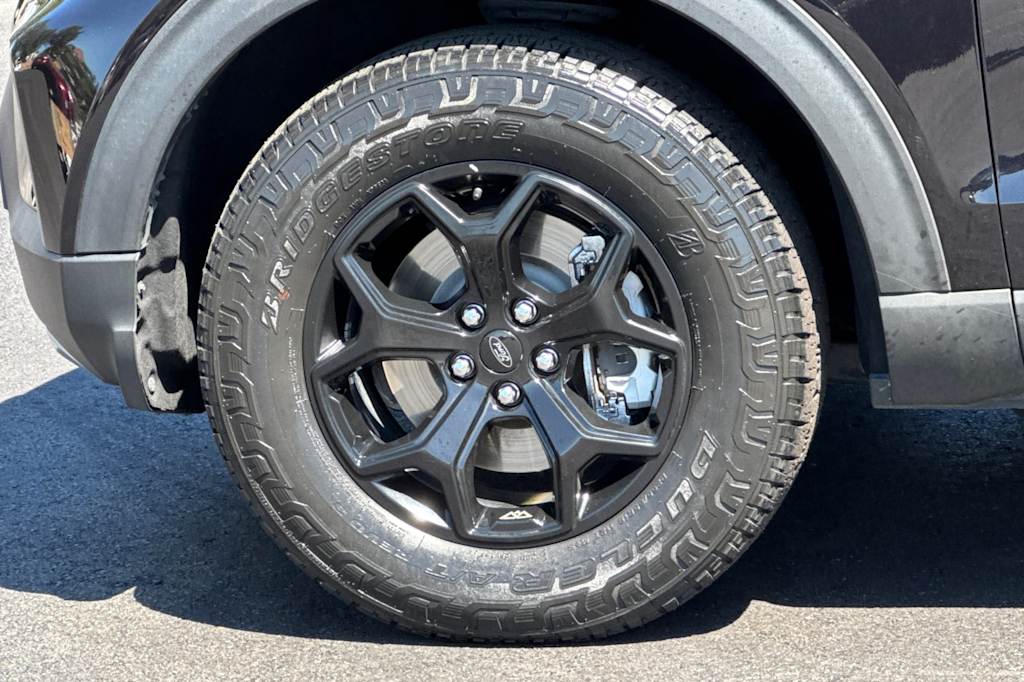 Thumbnail: 2022 Ford Explorer - 8