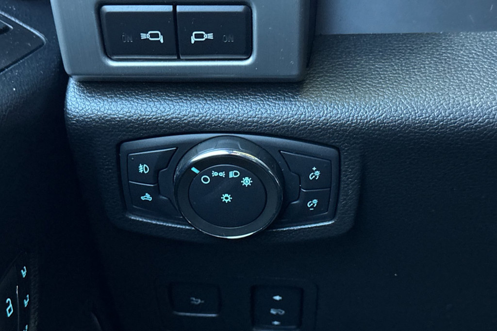Thumbnail: 2020 Ford F-250 - 28