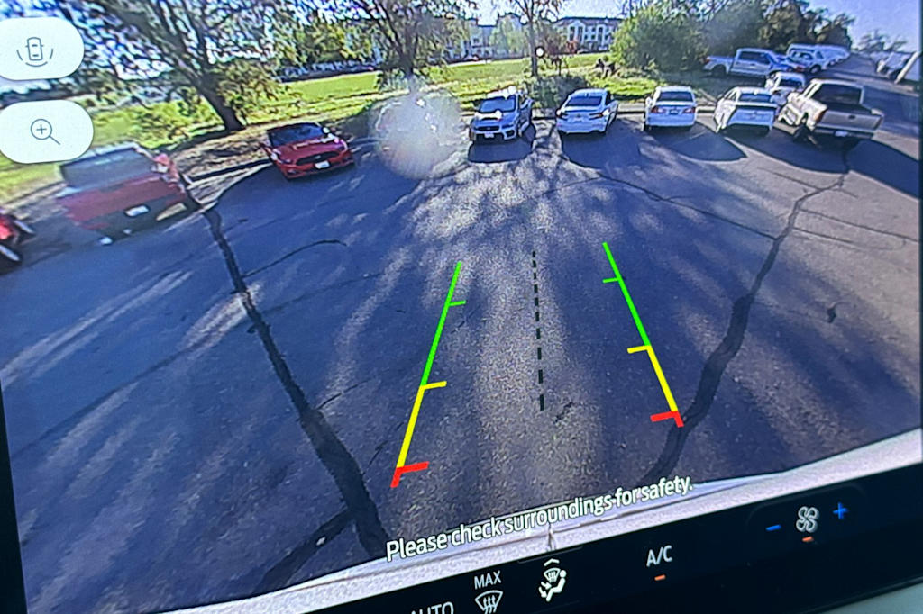 Thumbnail: 2022 Ford Econoline - 6