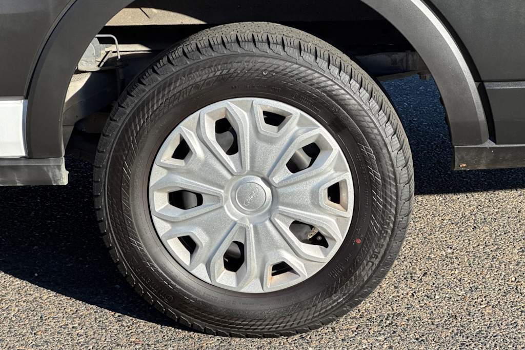 Thumbnail: 2022 Ford Econoline - 7