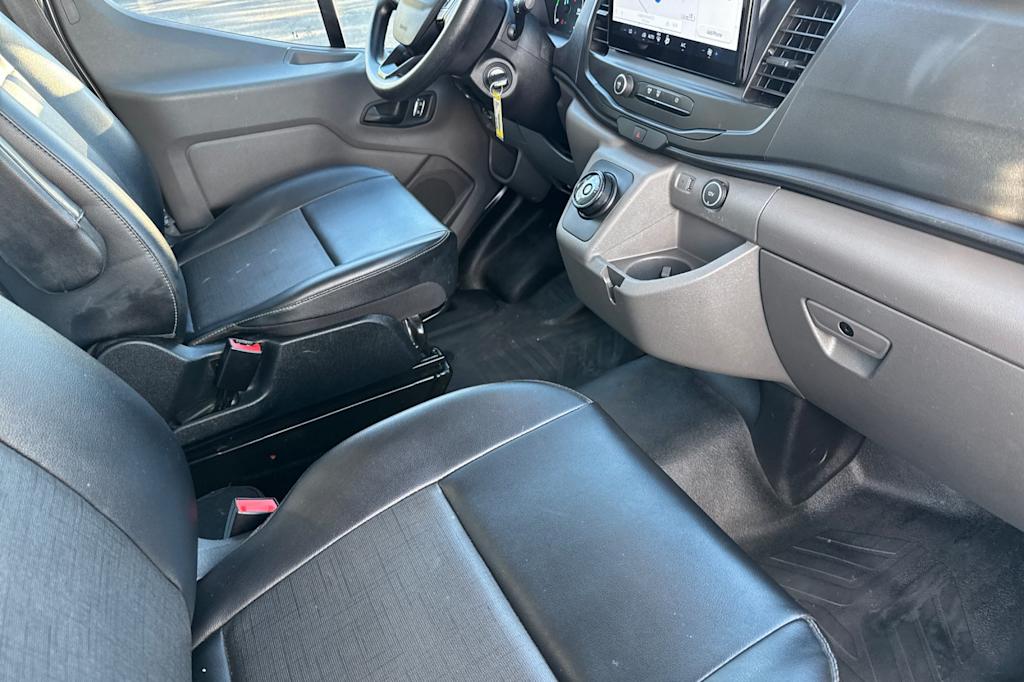 Thumbnail: 2022 Ford Econoline - 10