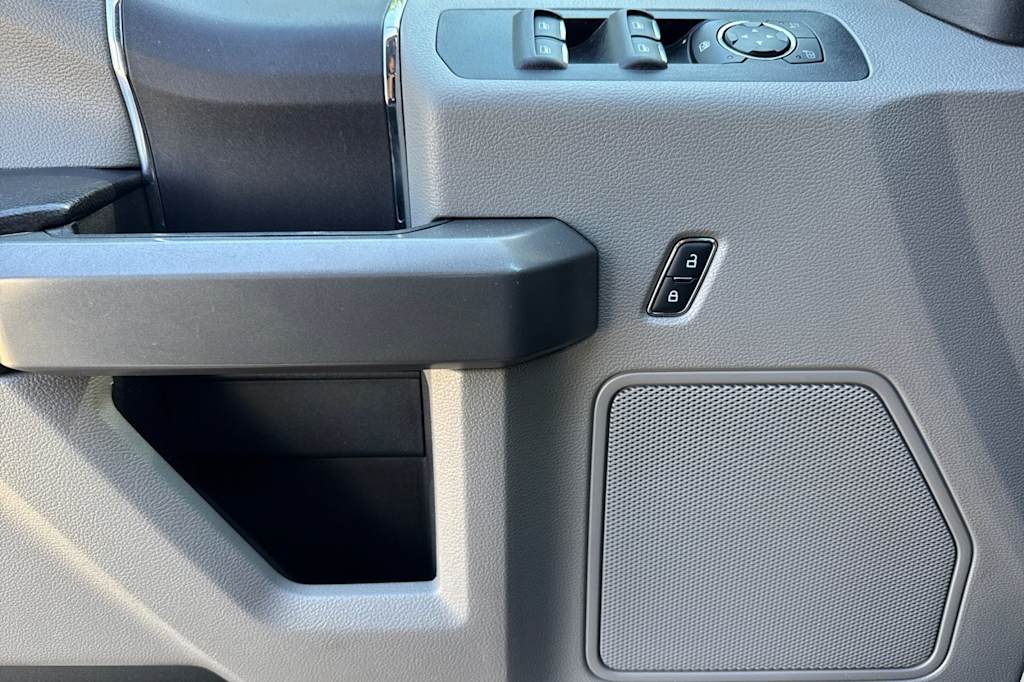 Thumbnail: 2016 Ford F-150 - 19