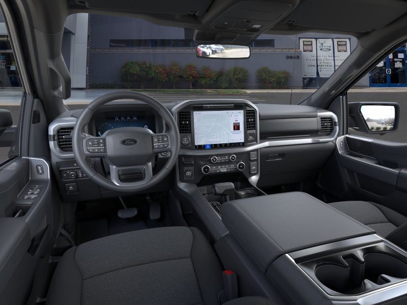 2025 Ford F-150 XLT 2