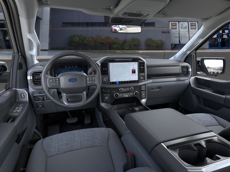 2025 Ford F-150 XLT 2