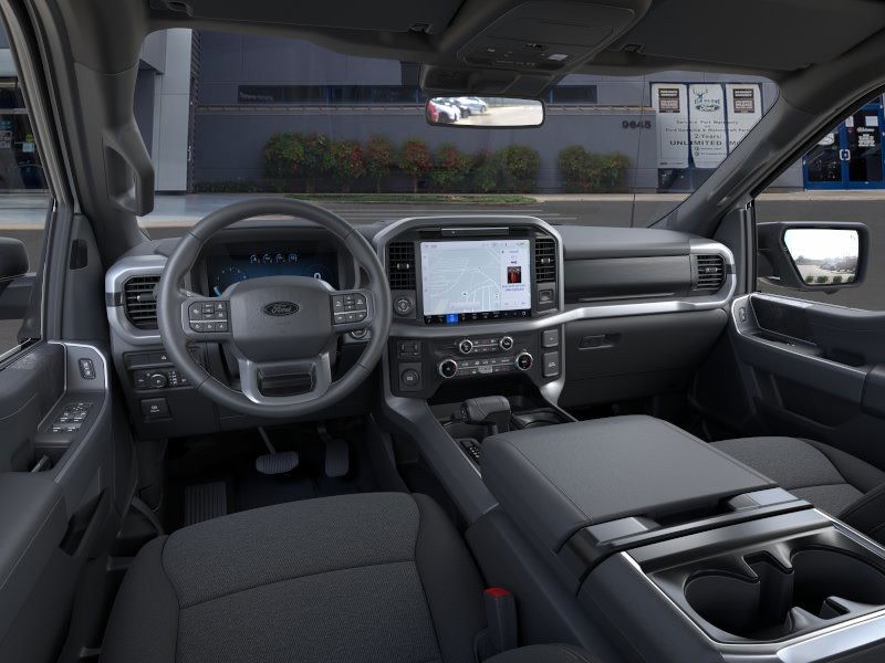 2025 Ford F-150 XLT 2