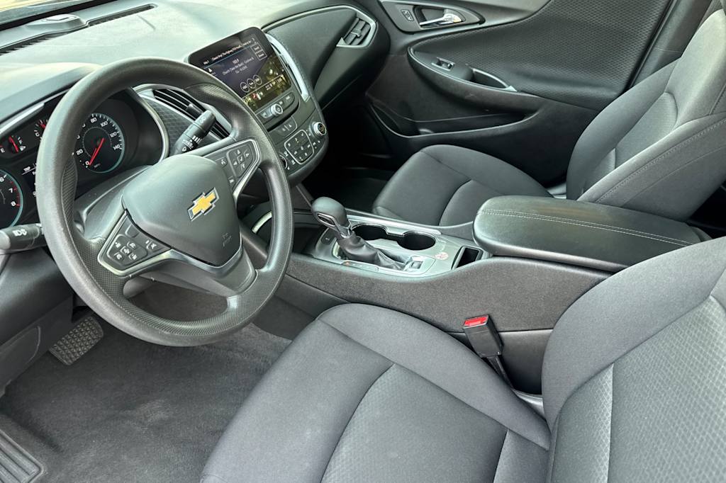 Thumbnail: 2024 Chevrolet Malibu - 9