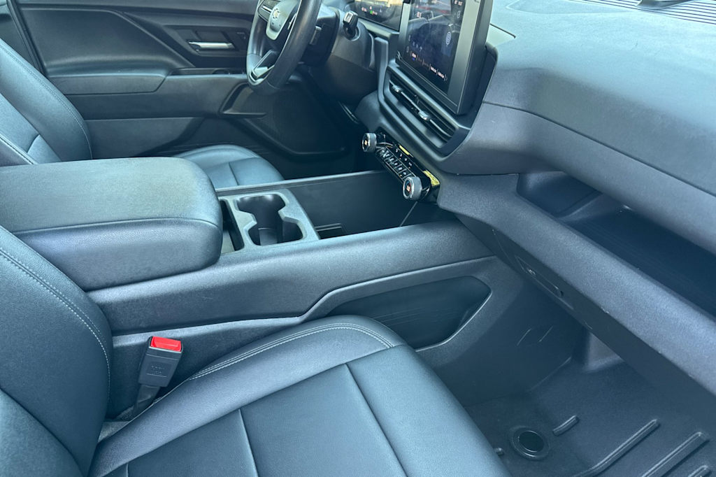Thumbnail: 2024 Chevrolet Silverado EV - 13