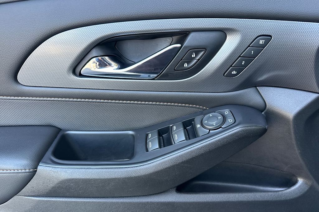 Thumbnail: 2021 Chevrolet Traverse - 20