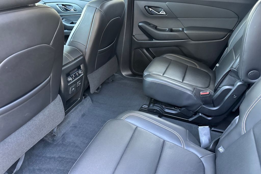 Thumbnail: 2021 Chevrolet Traverse - 10