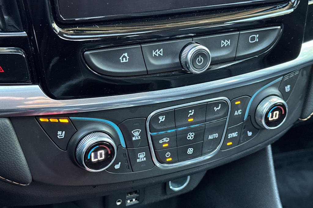 Thumbnail: 2021 Chevrolet Traverse - 26