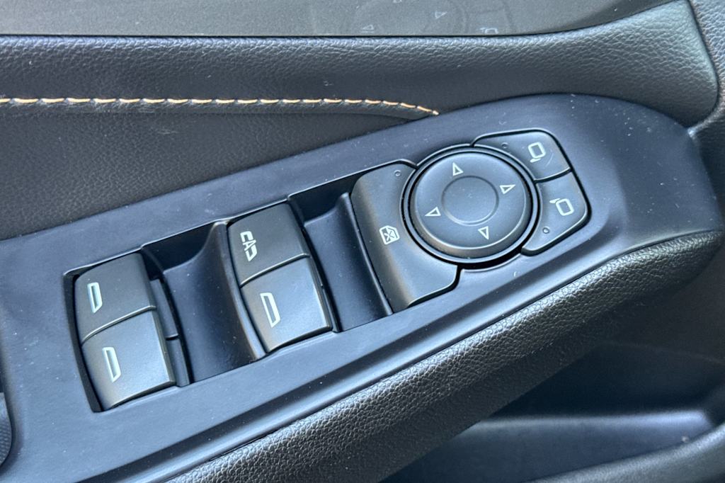 Thumbnail: 2020 Chevrolet Traverse - 23