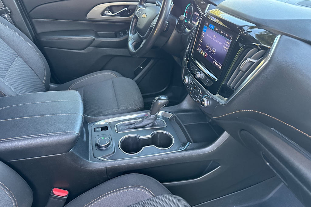 Thumbnail: 2020 Chevrolet Traverse - 13