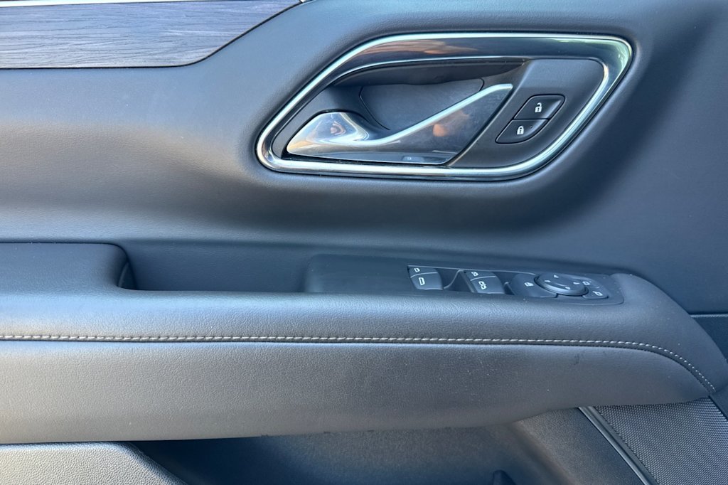 Thumbnail: 2024 Chevrolet Suburban - 21