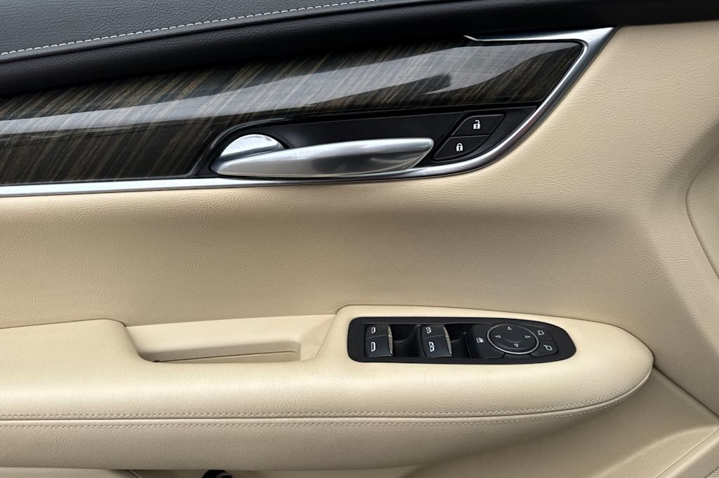 Thumbnail: 2017 Cadillac XT5 - 22