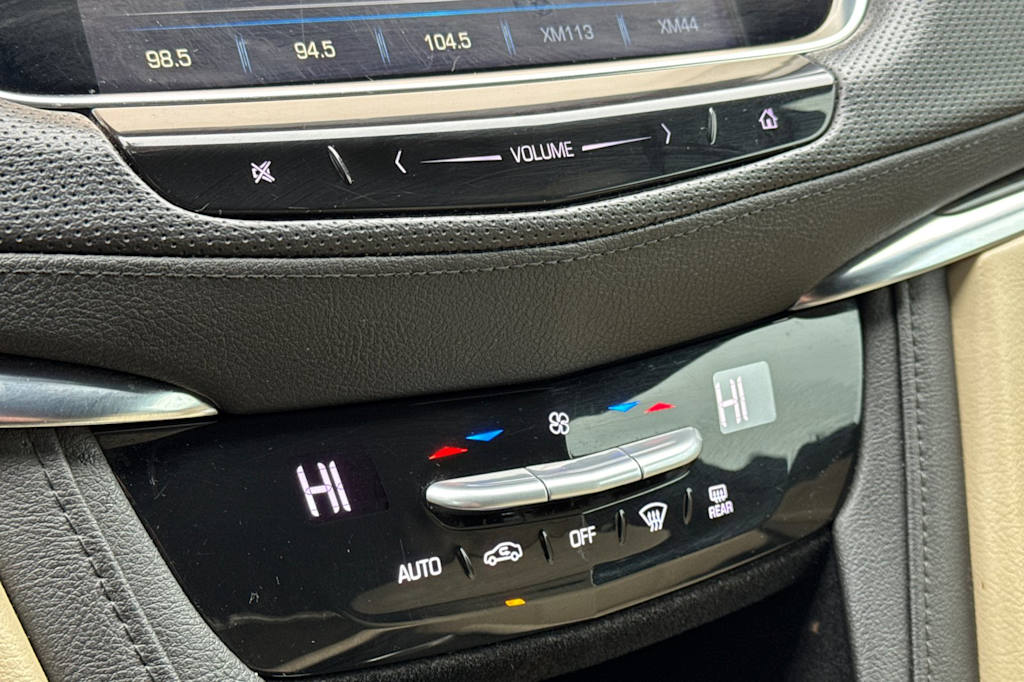 Thumbnail: 2017 Cadillac XT5 - 25