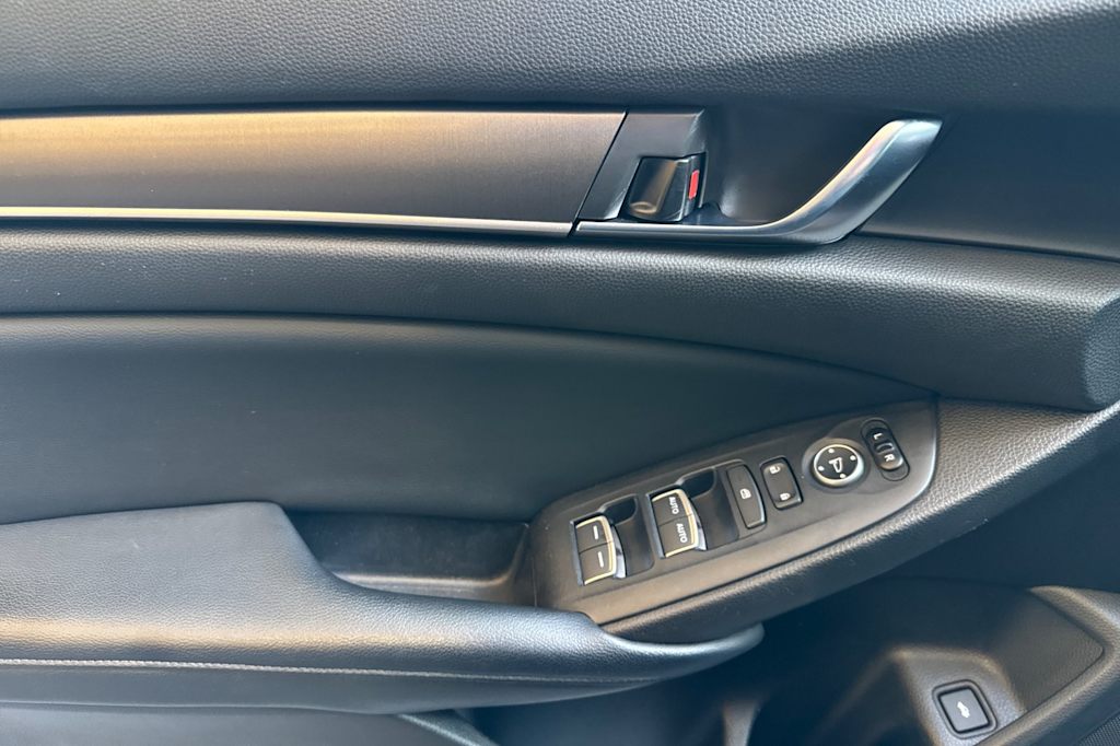 Thumbnail: 2018 Honda Accord - 21