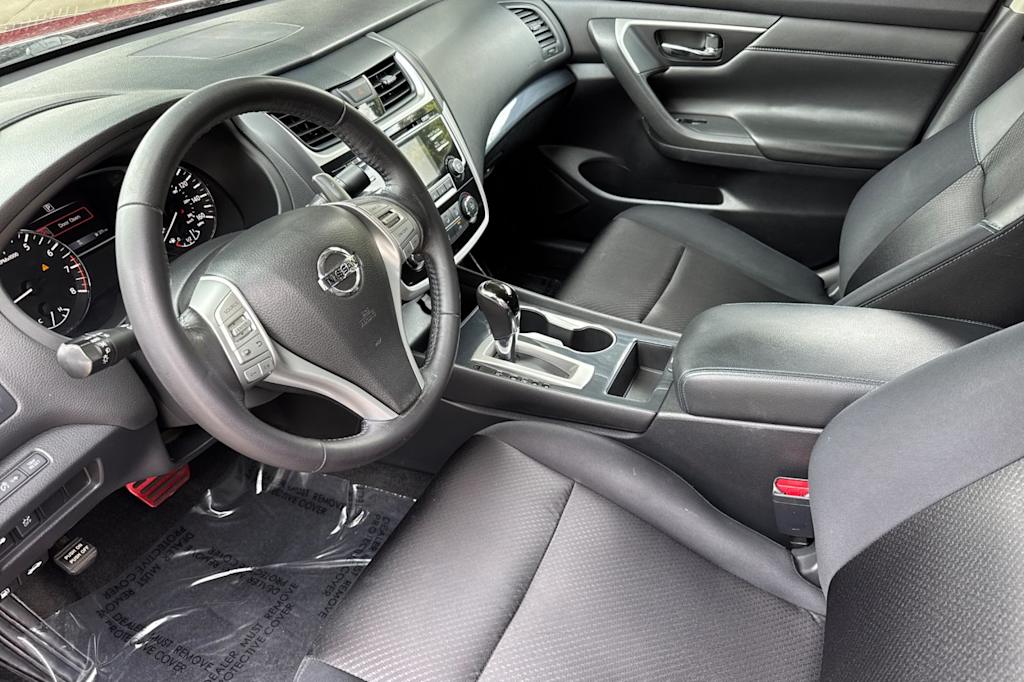 Thumbnail: 2018 Nissan Altima - 9