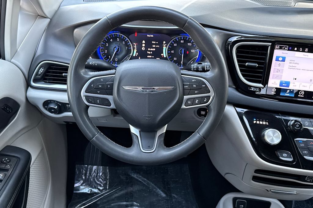 Thumbnail: 2023 Chrysler Pacifica - 11