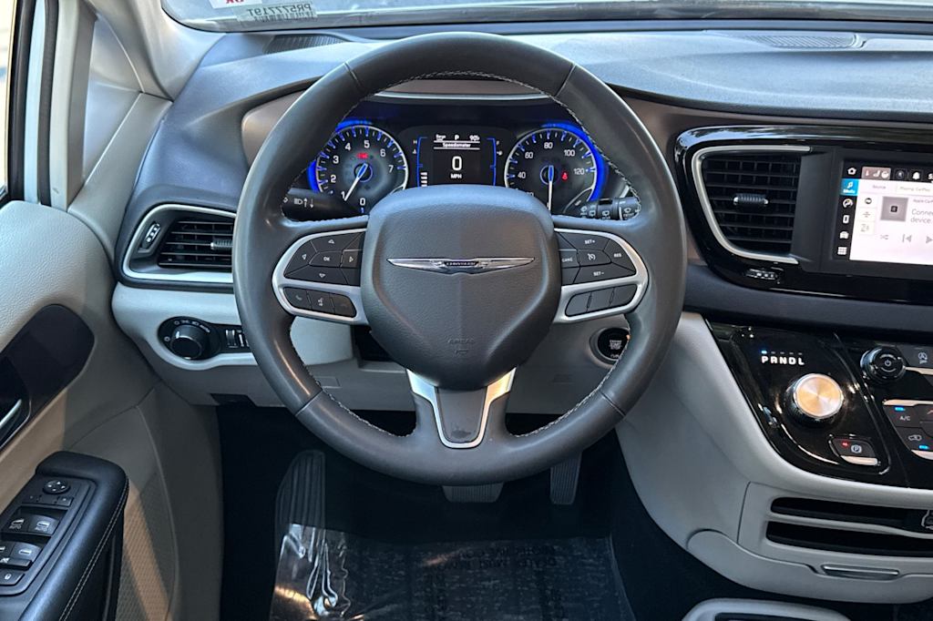 Thumbnail: 2023 Chrysler Voyager - 11