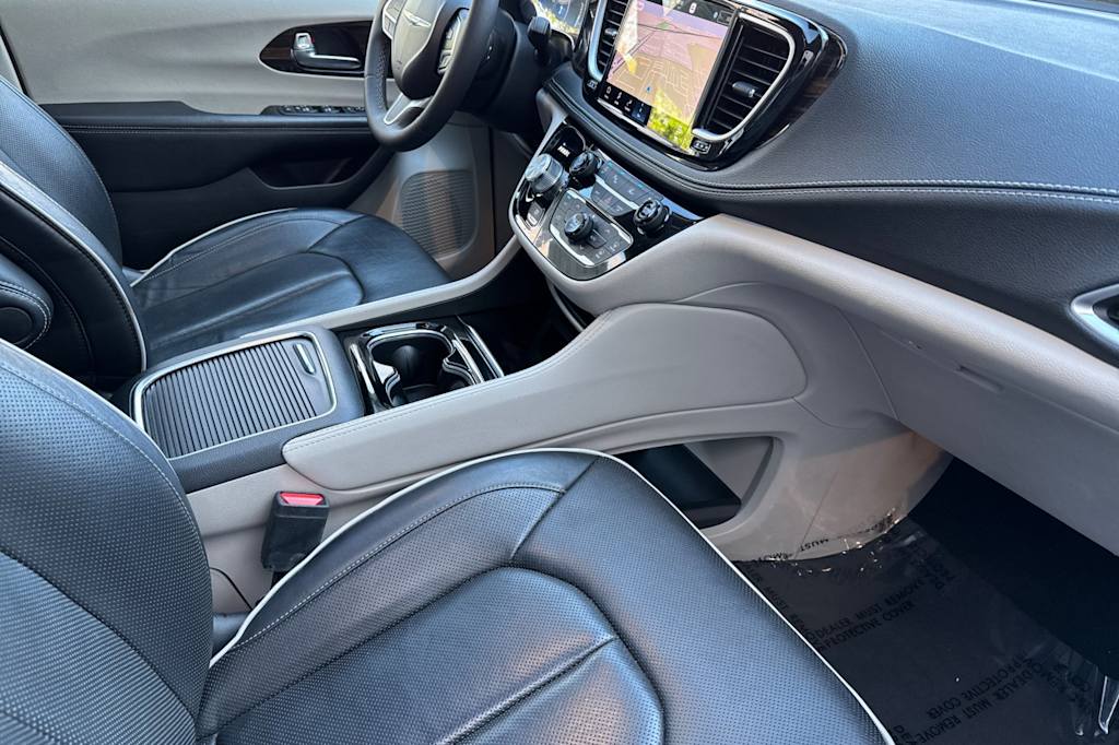 2023 Chrysler Pacifica Limited 13
