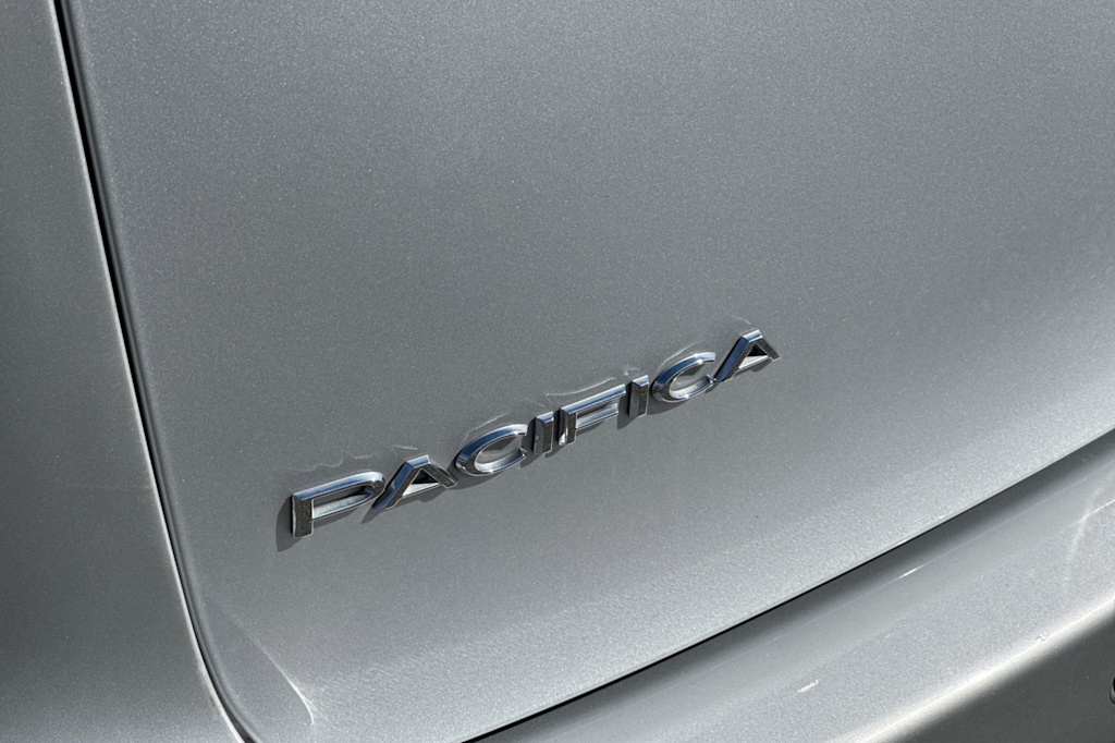 2023 Chrysler Pacifica Limited 30