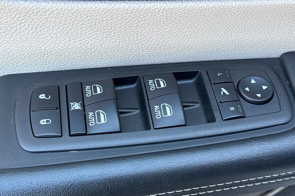 2023 Chrysler Pacifica Limited 21