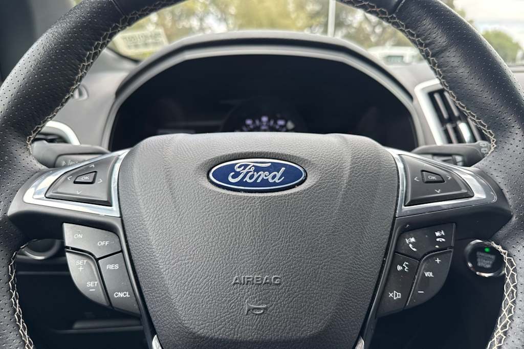 Thumbnail: 2023 Ford Edge - 27