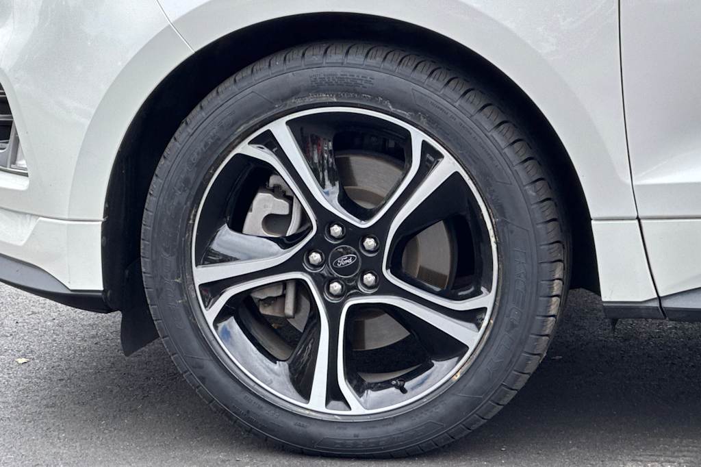 Thumbnail: 2023 Ford Edge - 8