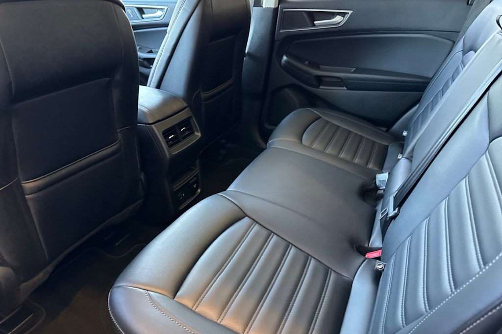 Thumbnail: 2022 Ford Edge - 10