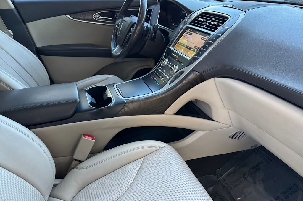 Thumbnail: 2019 Lincoln Nautilus - 12