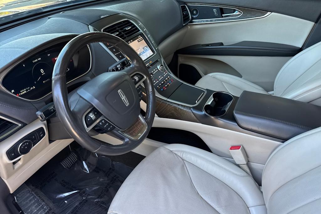 Thumbnail: 2019 Lincoln Nautilus - 9