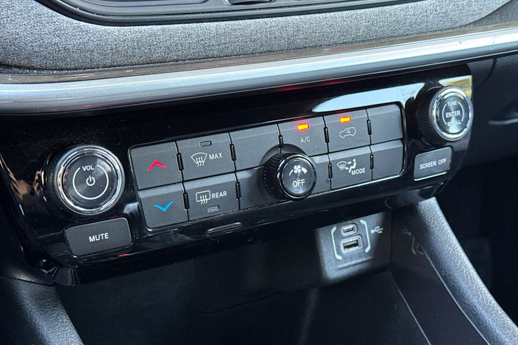 Thumbnail: 2024 Jeep Compass - 25