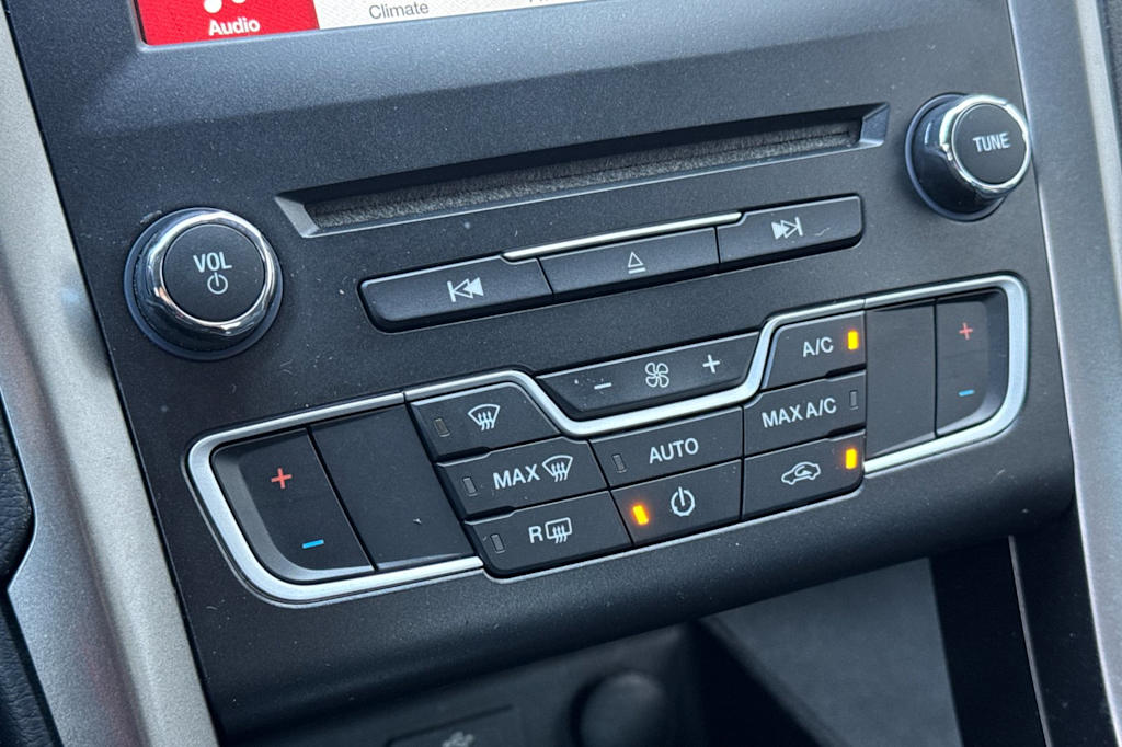 Thumbnail: 2017 Ford Fusion - 24