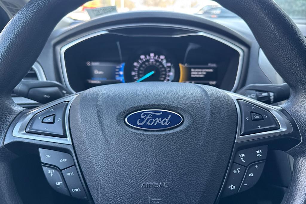 Thumbnail: 2017 Ford Fusion - 26