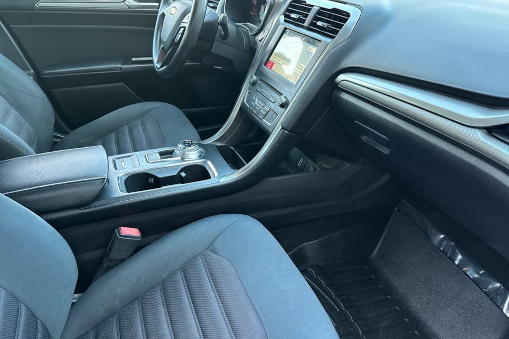 Thumbnail: 2017 Ford Fusion - 13