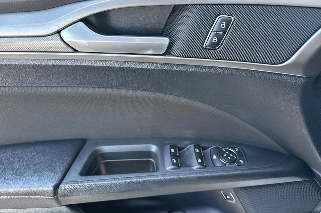 Thumbnail: 2019 Ford Fusion - 21