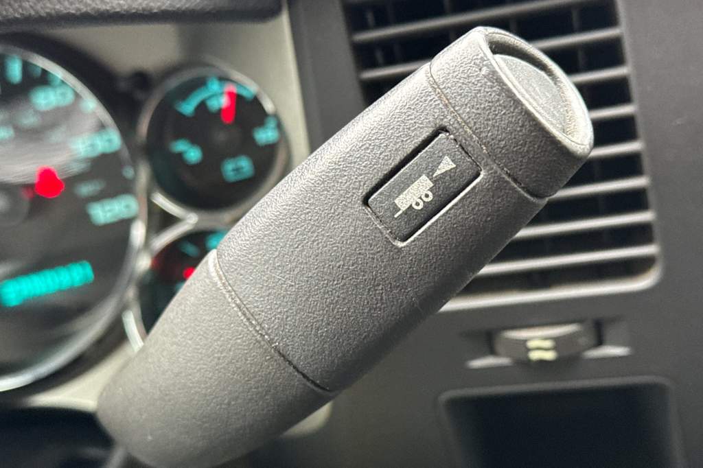 Thumbnail: 2011 Chevrolet Silverado 1500 - 16