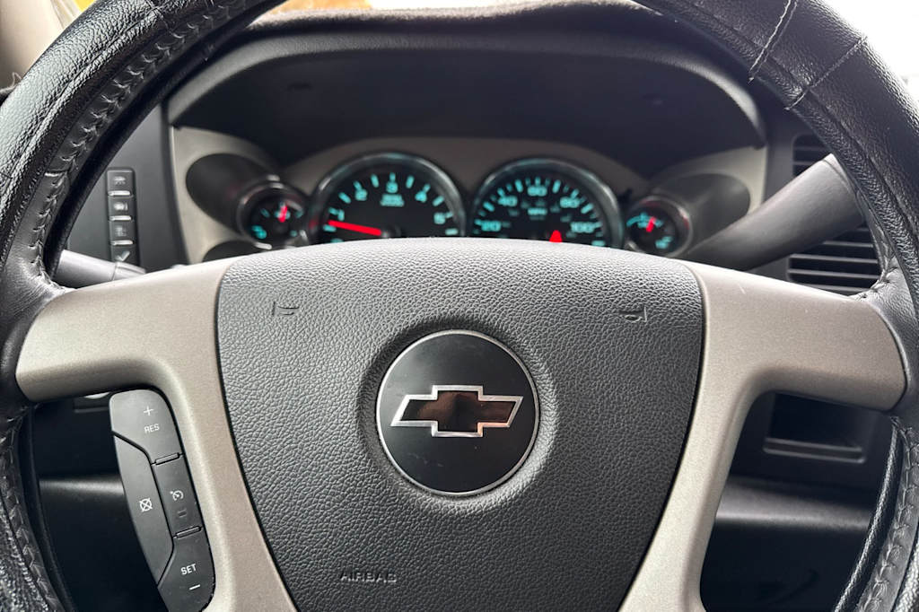 Thumbnail: 2011 Chevrolet Silverado 1500 - 24