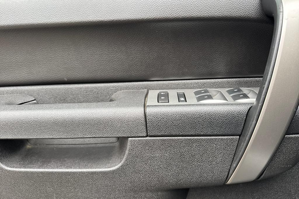 Thumbnail: 2011 Chevrolet Silverado 1500 - 21