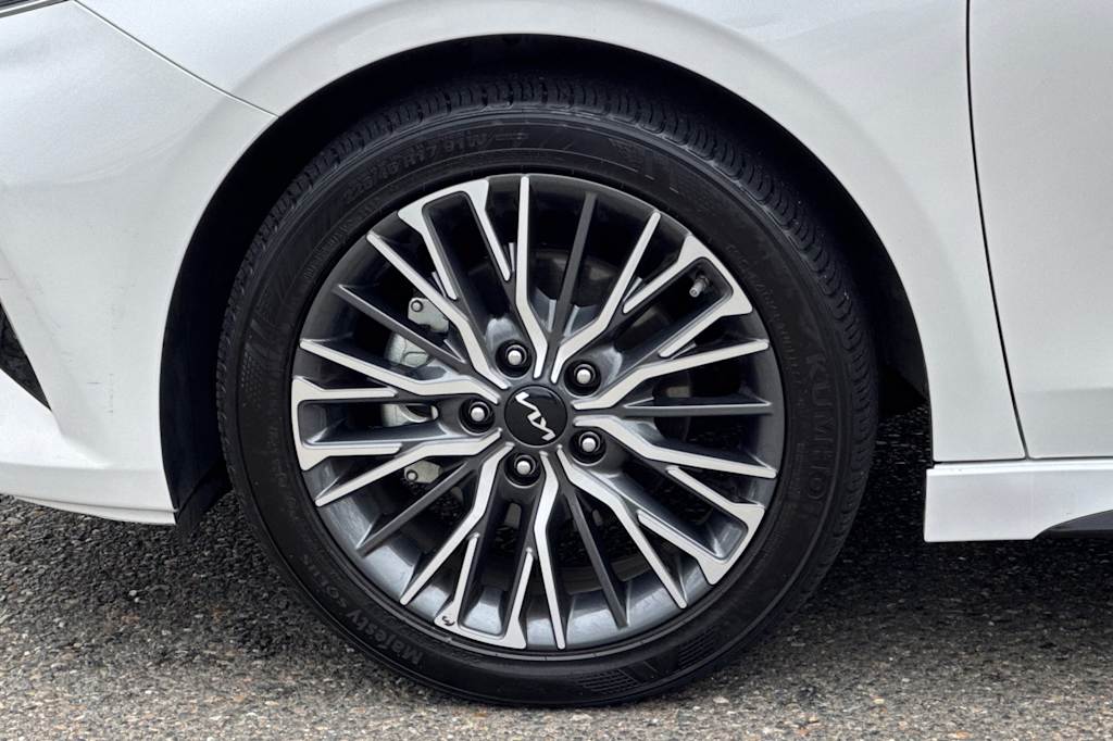 Thumbnail: 2024 Kia Forte - 8