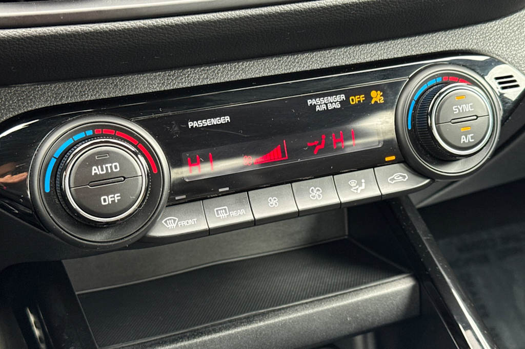 Thumbnail: 2024 Kia Forte - 25