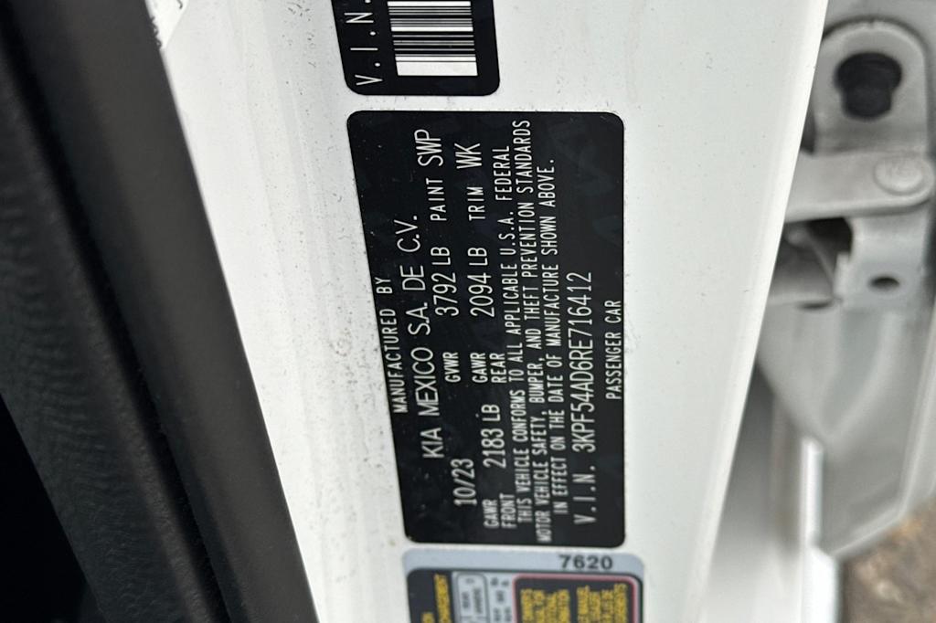 Thumbnail: 2024 Kia Forte - 17