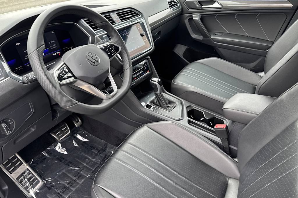 2022 Volkswagen Tiguan SE R-Line Black 9