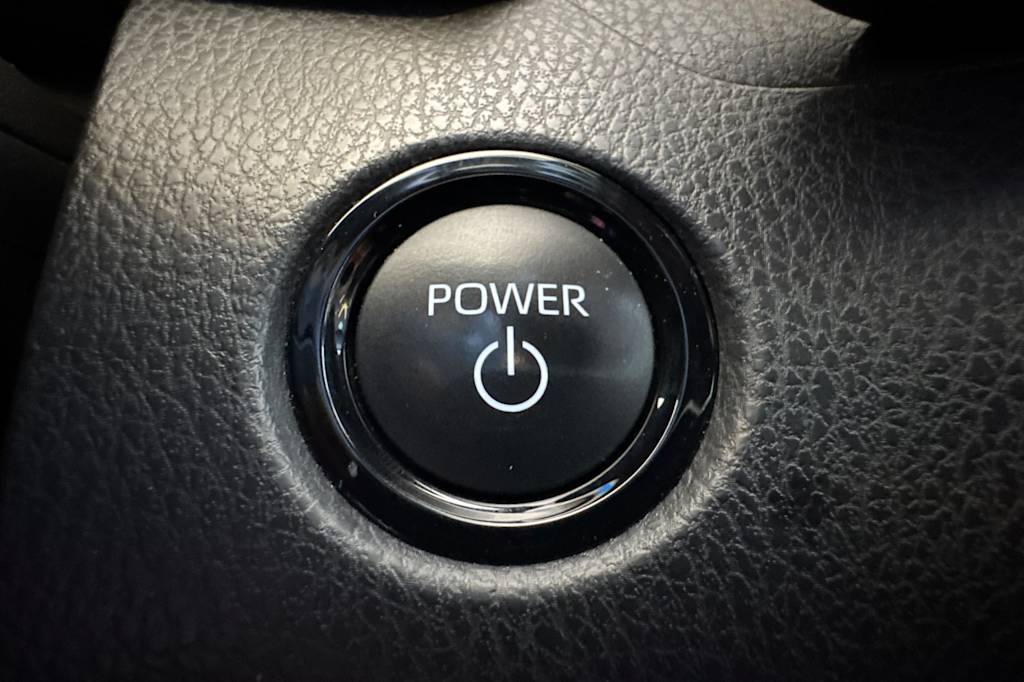 Thumbnail: 2025 Toyota Camry - 25