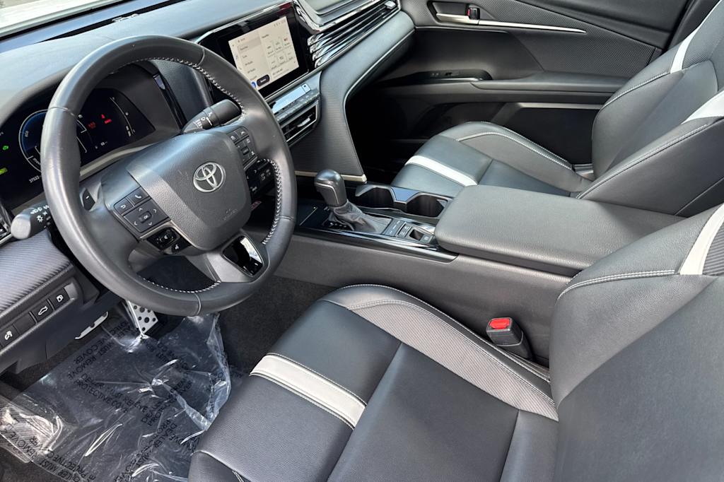 Thumbnail: 2025 Toyota Camry - 9