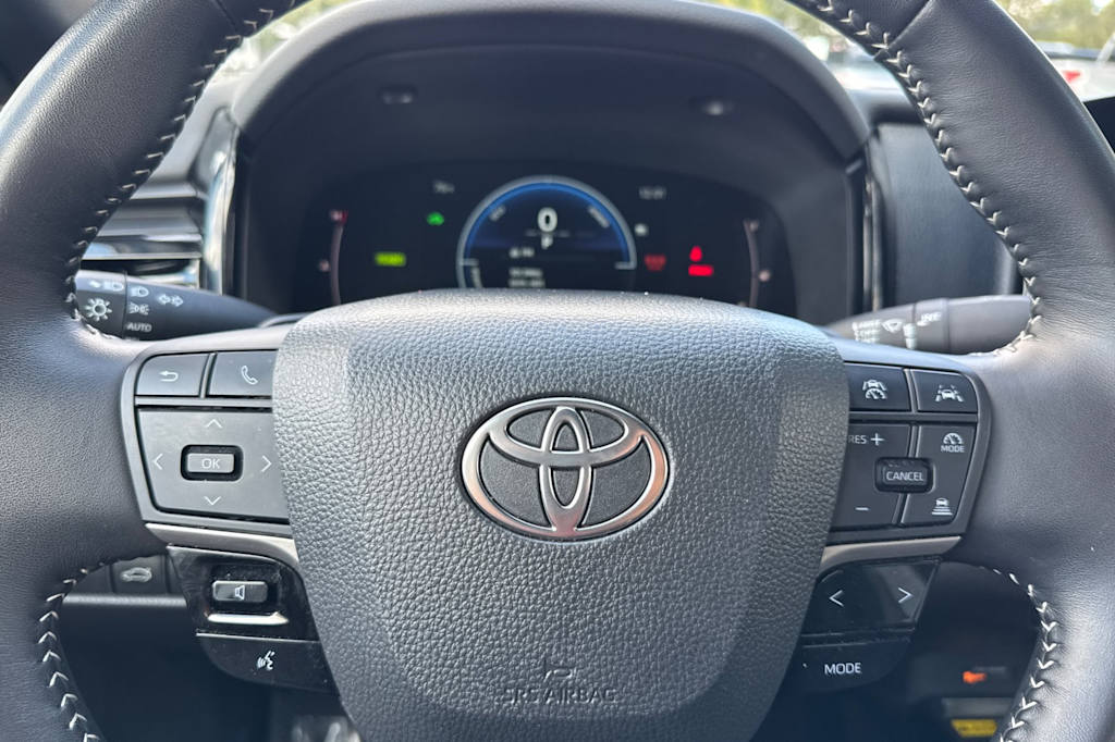 Thumbnail: 2025 Toyota Camry - 25