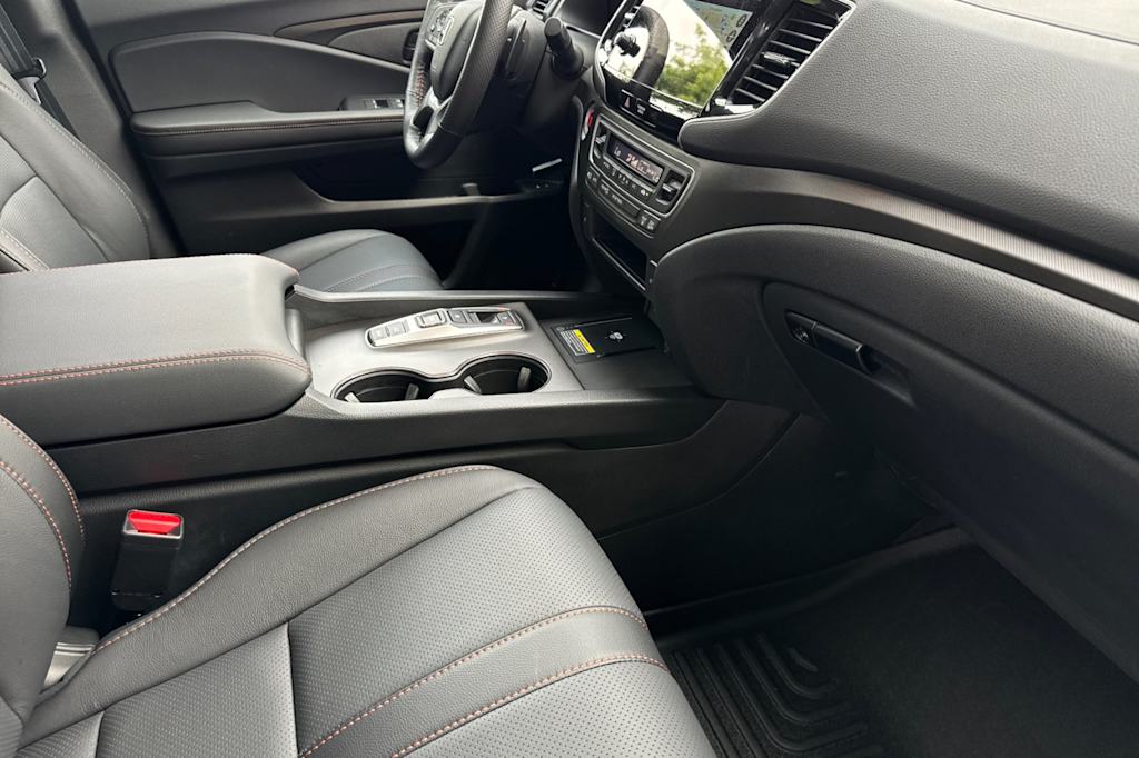 Thumbnail: 2025 Honda Passport - 12