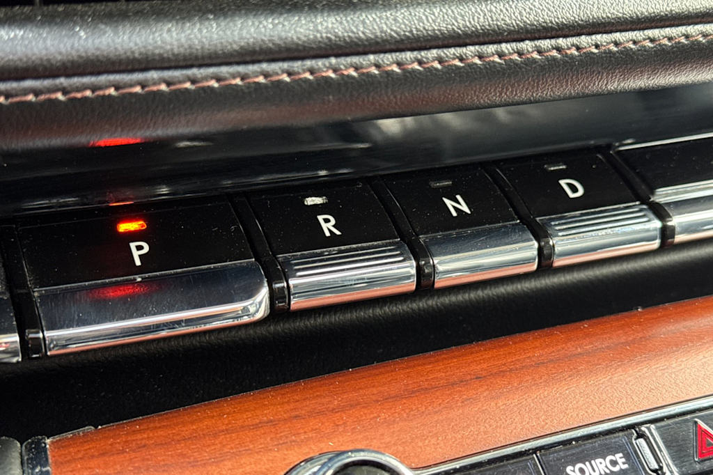 Thumbnail: 2020 Lincoln Aviator - 26