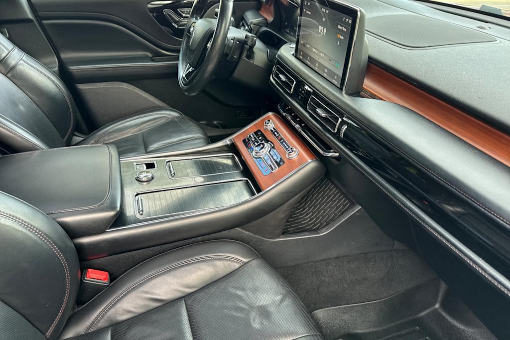 Thumbnail: 2020 Lincoln Aviator - 12